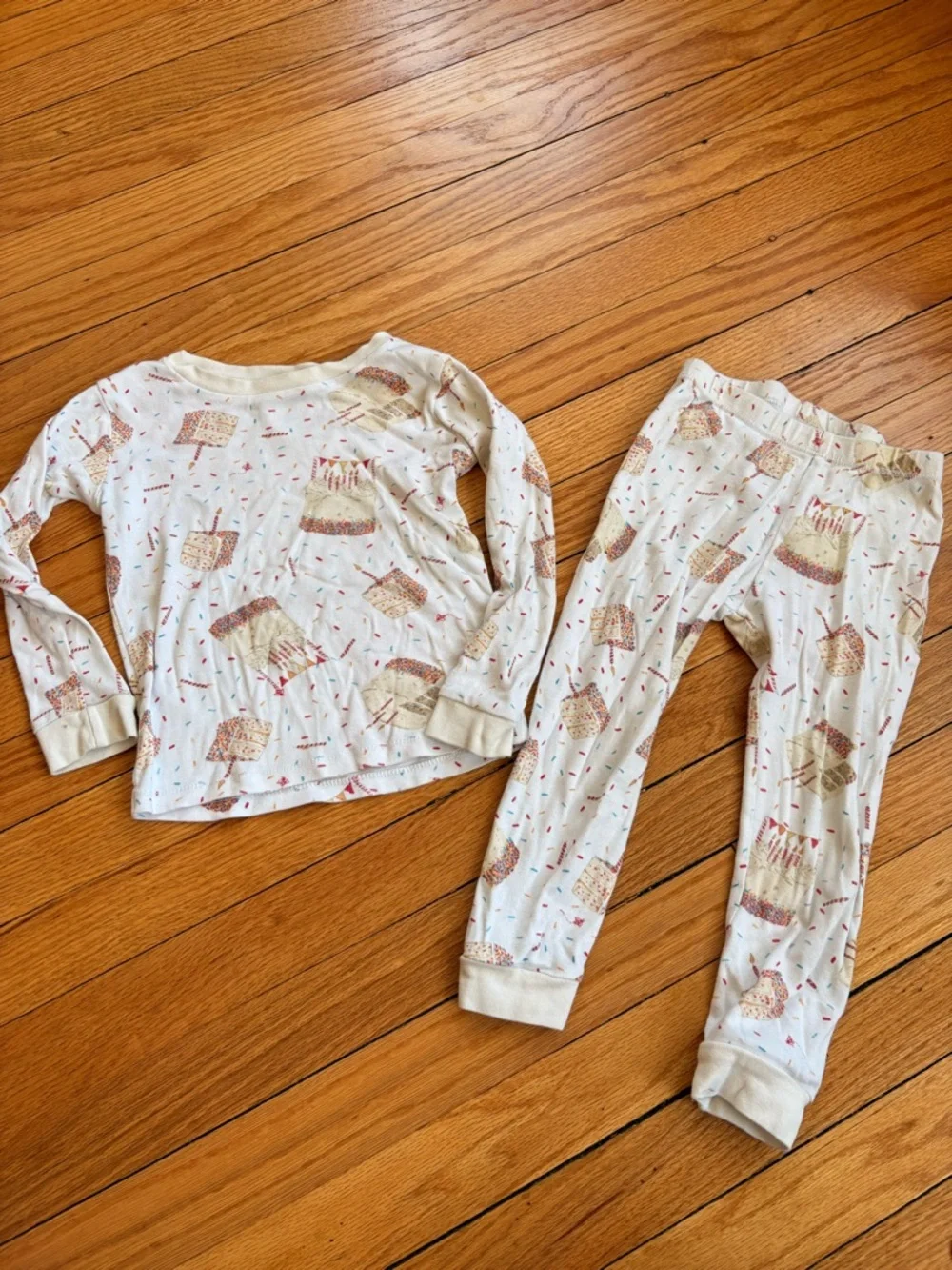Burt’s Bees Kids Cream Birthday Cake Pajama Set with Pink and Gold Cake Print